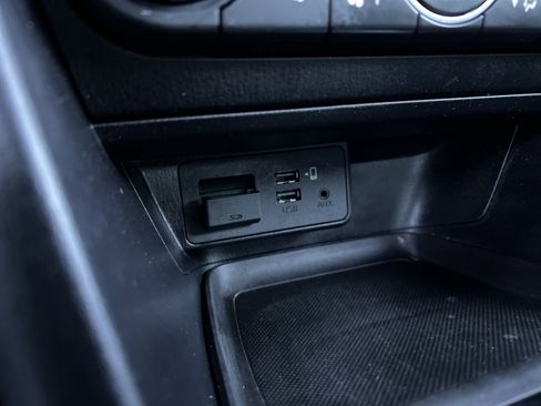 Used 2018 MAZDA MAZDA3 Touring image 34