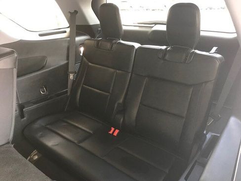 Used 2023 Ford Explorer XLT w/ Equipment Group 202A RWD image 8