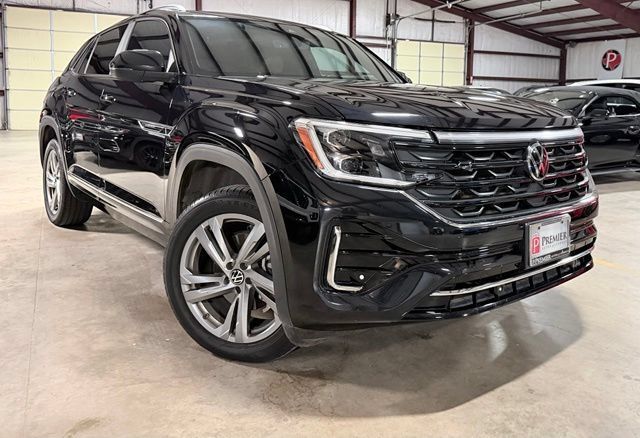 Used 2024 Volkswagen Atlas Cross Sport SEL R-Line AWD/4WD image 1