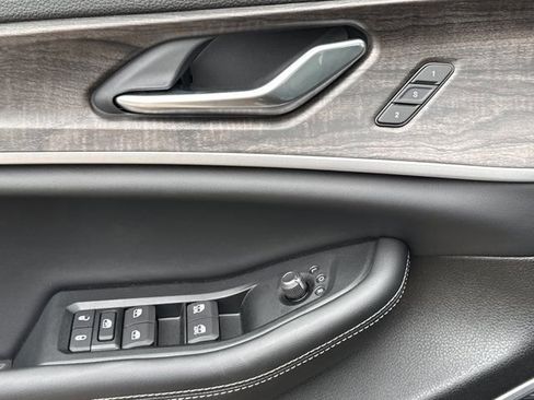 New 2026 Jeep Grand Cherokee L Limited AWD/4WD image 17