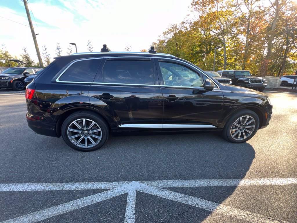 Used 2017 Audi Q7 3.0T Premium Plus w/ Premium Plus Package AWD/4WD image 9