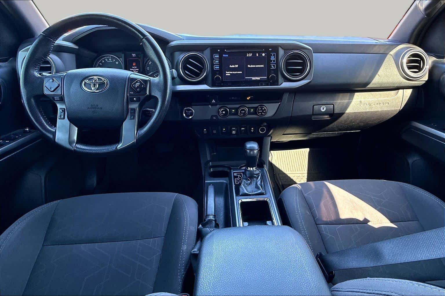 Used 2018 Toyota Tacoma TRD Sport w/ Technology Package RWD image 15