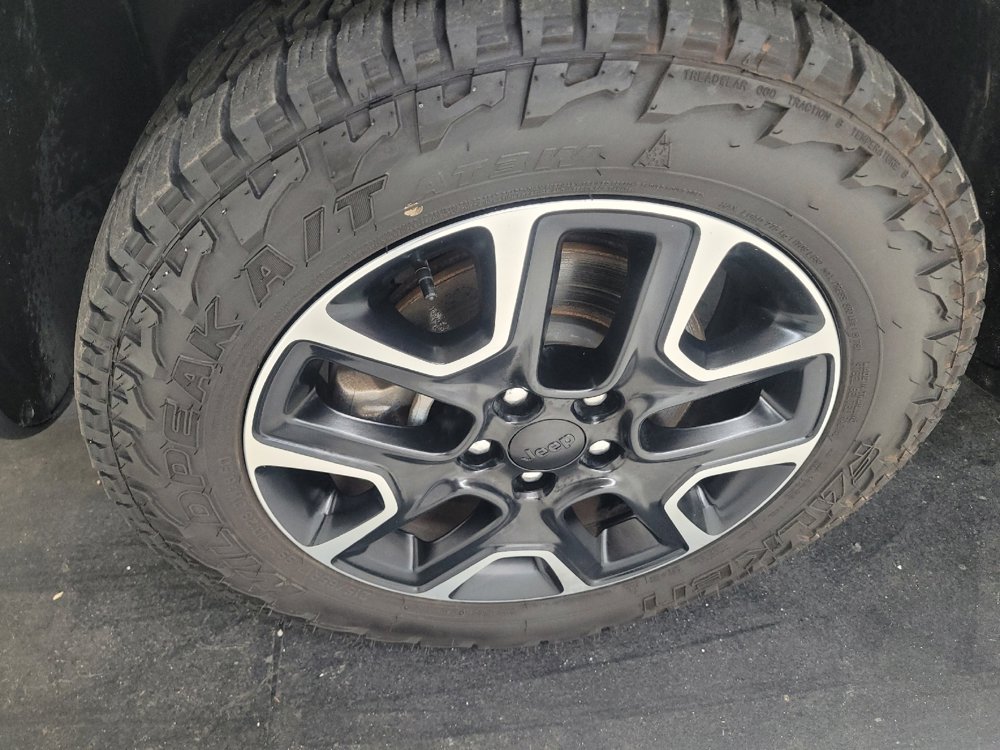 Used 2019 Jeep Compass Trailhawk w/ Leather Interior Group AWD/4WD image 31