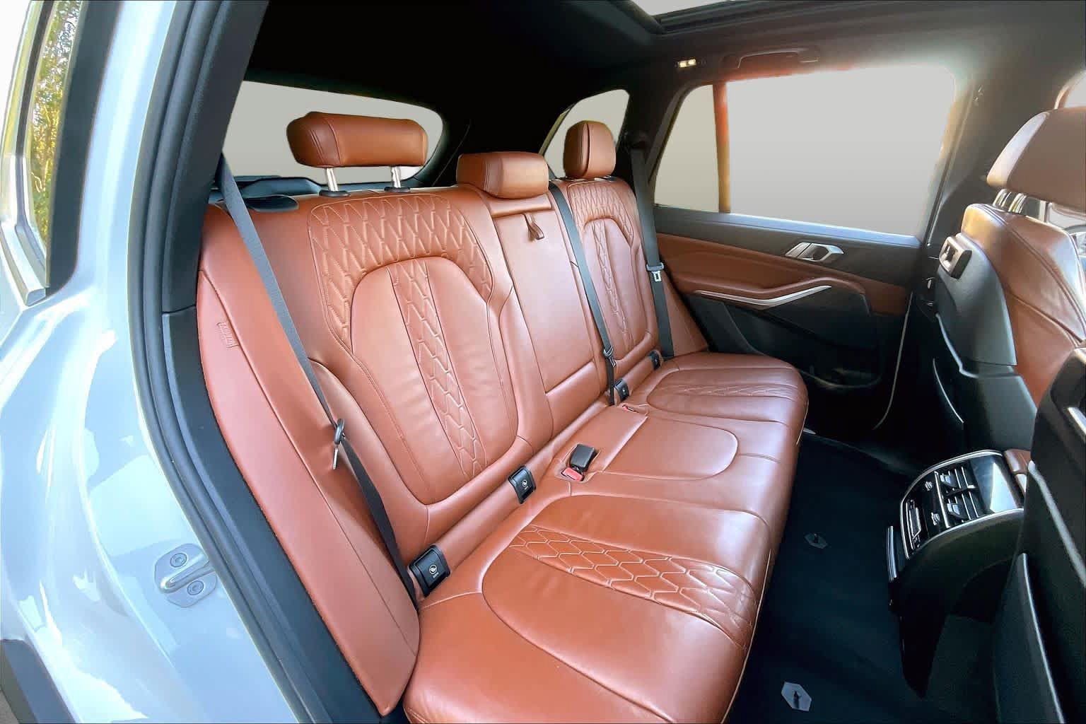 Used 2022 BMW X5 xDrive40i w/ Luxury Seating Package AWD/4WD image 19