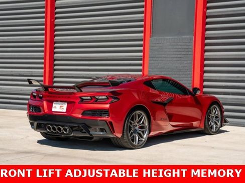 Used 2025 Chevrolet Corvette Z06 w/ Z07 Performance Package image 4