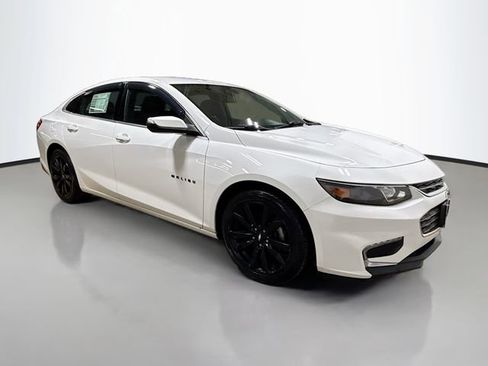 Used 2017 Chevrolet Malibu LT image 5