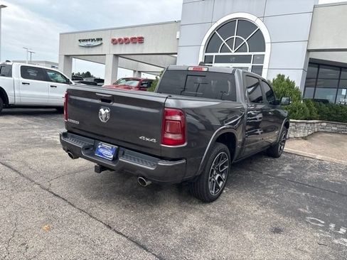 Used 2019 RAM 1500 Laramie AWD/4WD image 9