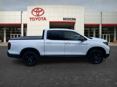 Used 2025 Honda Ridgeline Black Edition image 4