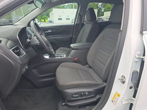 Certified 2024 Chevrolet Equinox LT FWD image 9