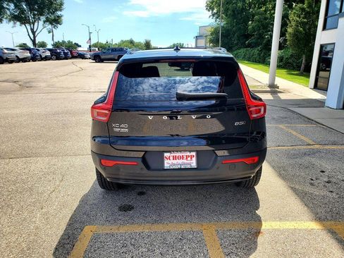 Used 2024 Volvo XC40 B5 Plus AWD/4WD image 6