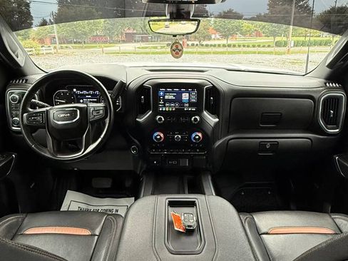 Used 2022 GMC Sierra 2500 AT4 w/ AT4 Premium Plus Package AWD/4WD image 29