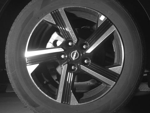 Used 2025 Nissan Sentra SV FWD image 18
