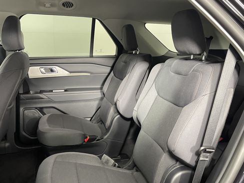 Used 2026 Ford Explorer Active AWD/4WD image 14