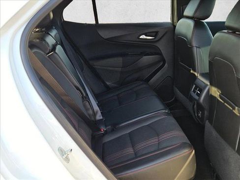 Used 2022 Chevrolet Equinox RS w/ Infotainment Package image 18