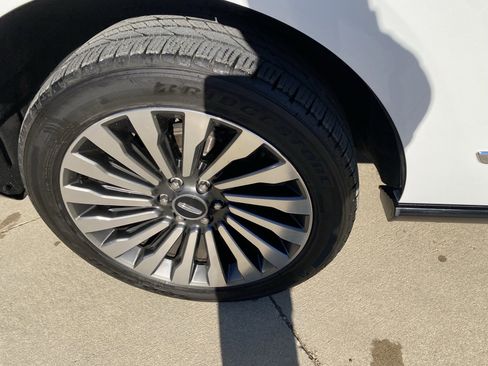 Used 2020 Lincoln Navigator Reserve w/ Luxury Package image 3