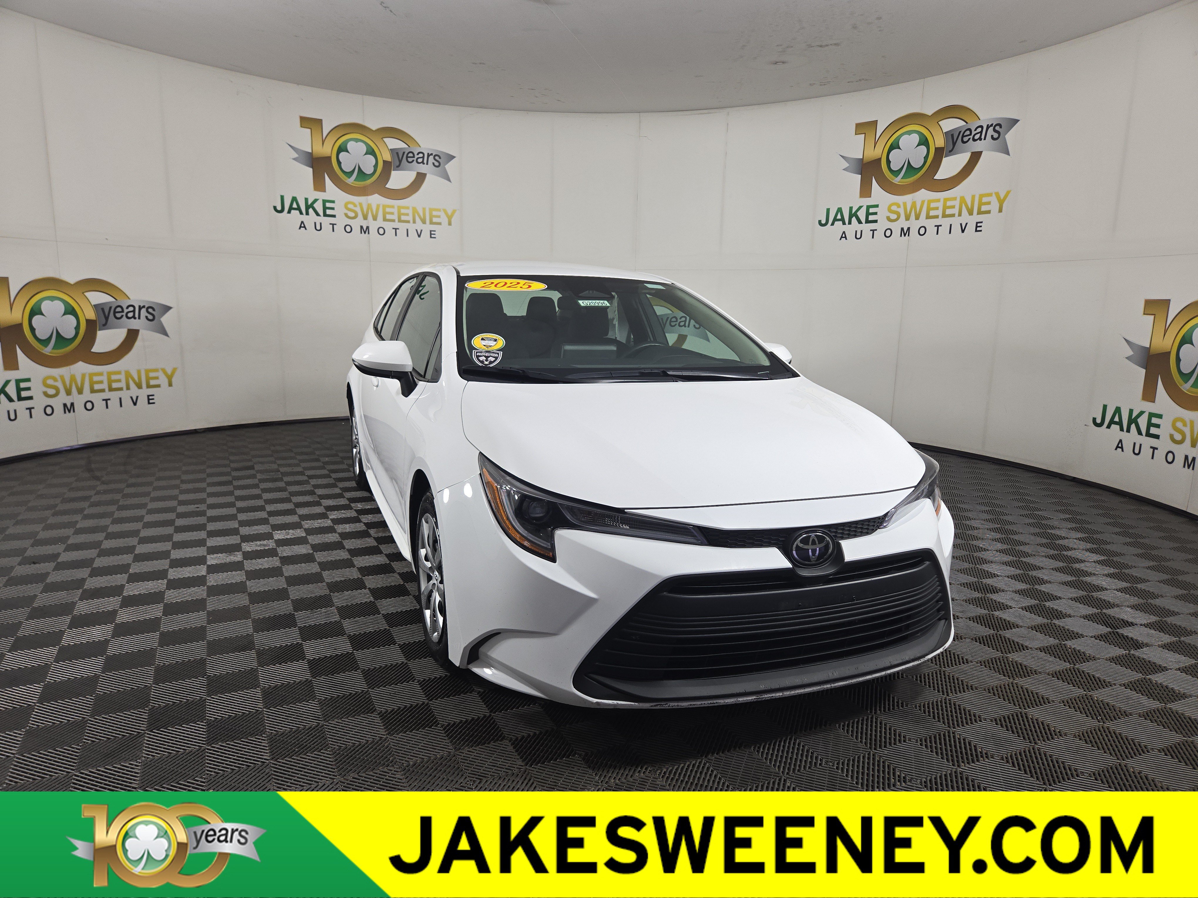 Used 2025 Toyota Corolla LE FWD image 1