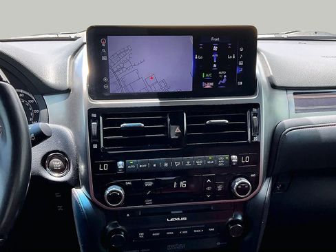 Used 2023 Lexus GX 460 Luxury w/ Accessory Package AWD/4WD image 7