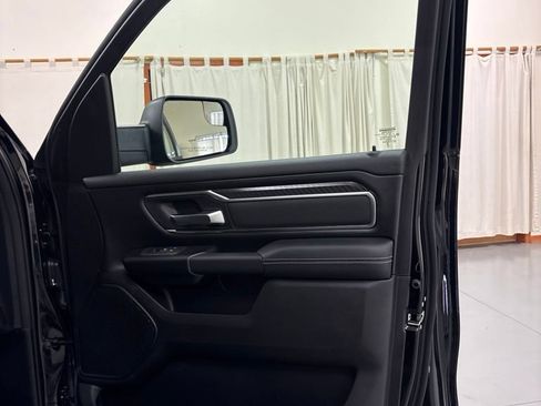 New 2026 RAM 1500 4x4 Crew Cab image 27