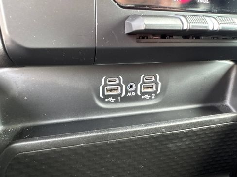 Used 2024 RAM 1500 Laramie AWD/4WD image 29
