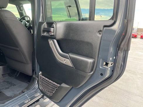 Used 2018 Jeep Wrangler Unlimited Sport S image 18