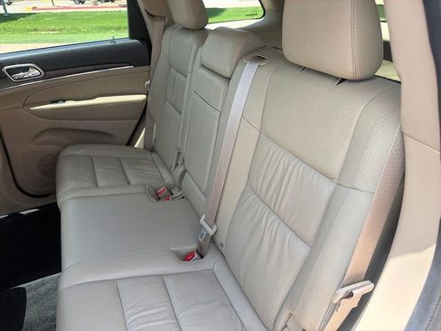 Used 2014 Jeep Grand Cherokee Limited w/ Trailer Tow Group IV AWD/4WD image 29