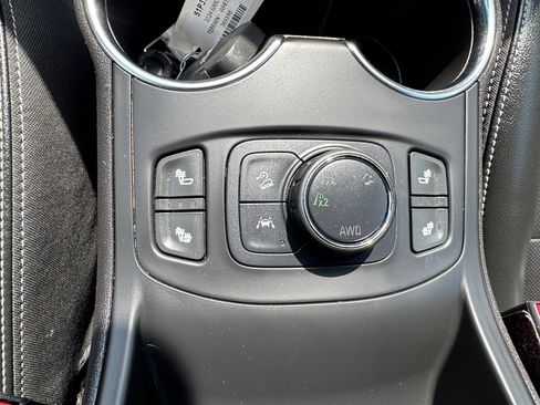 Used 2024 GMC Terrain SLT AWD/4WD image 27