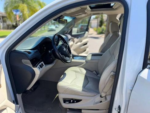 Used 2020 Cadillac Escalade Luxury RWD image 8