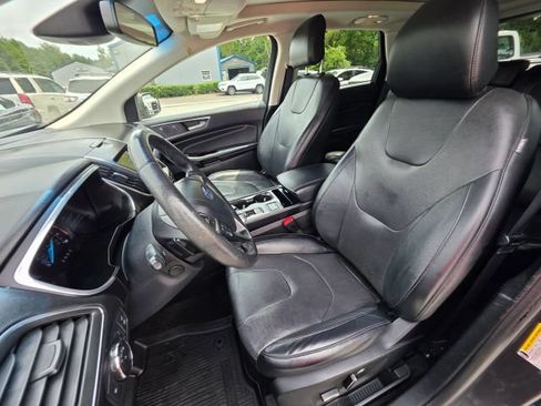 Used 2019 Ford Edge Titanium w/ Equipment Group 301A AWD/4WD image 14