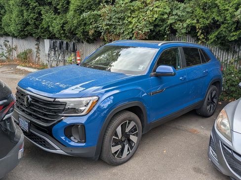 Used 2025 Volkswagen Atlas Cross Sport SE AWD/4WD image 1
