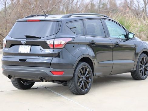 Used 2018 Ford Escape SE w/ SE Sport Appearance Package image 8