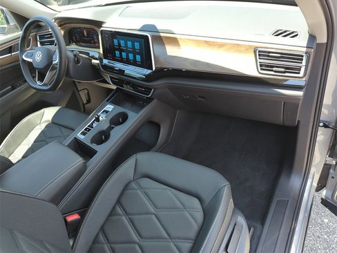 New 2026 Volkswagen Atlas SE image 18