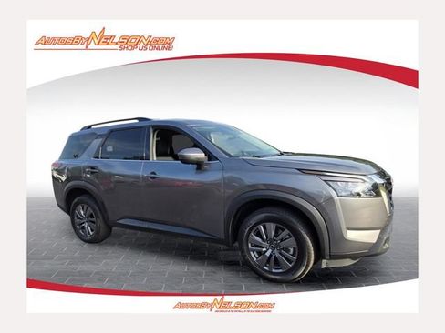 Used 2025 Nissan Pathfinder SV AWD/4WD image 1