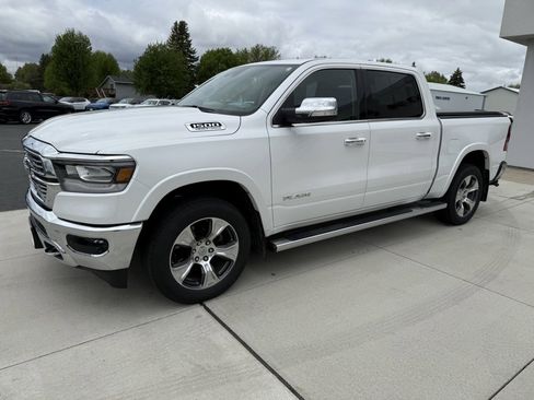 Used 2022 RAM 1500 Laramie AWD/4WD image 4