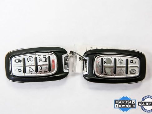 Used 2022 Chrysler Pacifica Touring image 37