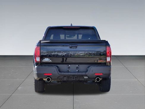 Used 2025 Honda Ridgeline TrailSport image 5