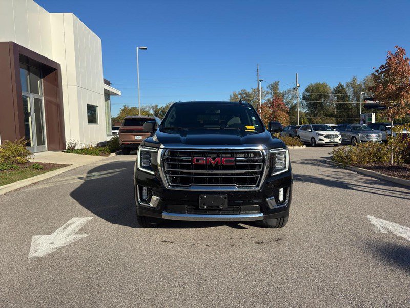 Used 2021 GMC Yukon SLT w/ SLT Luxury Plus Package AWD/4WD image 2
