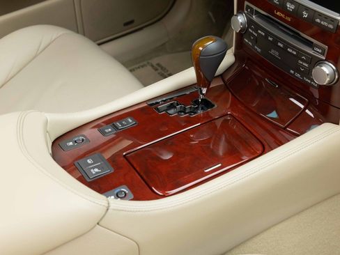 Used 2012 Lexus LS 460 w/ Luxury Value Edition RWD image 22