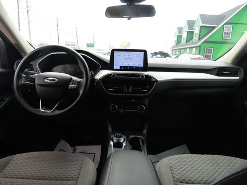 Used 2020 Ford Escape SE image 13