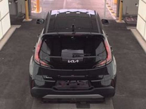 Used 2025 Kia Soul LX w/ LX Technology Package FWD image 4