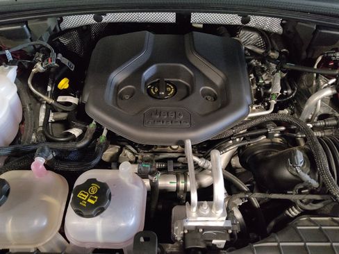 Used 2023 Jeep Grand Cherokee 4WD 4xe image 30