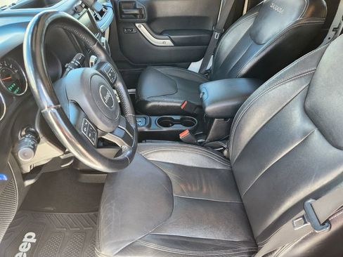 Used 2018 Jeep Wrangler Unlimited Sahara w/ Max Tow Package AWD/4WD image 16