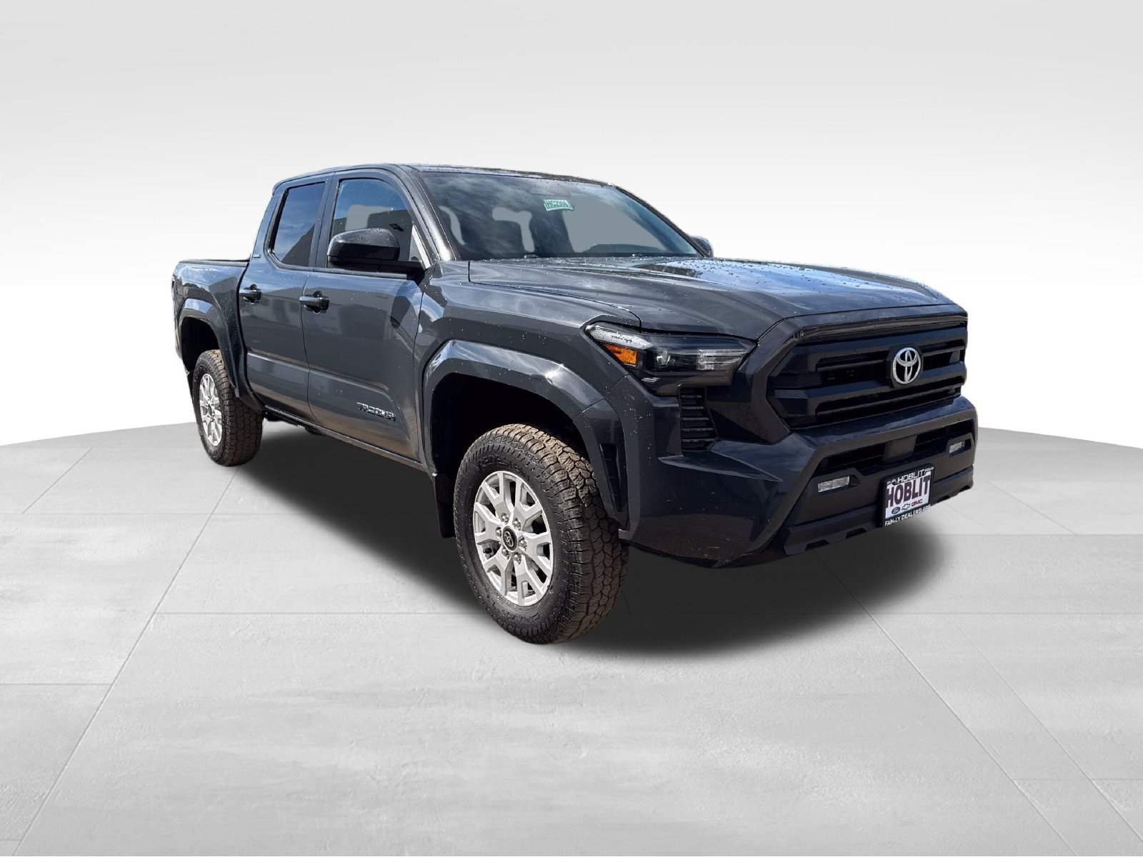 Used 2024 Toyota Tacoma SR5 AWD/4WD image 7