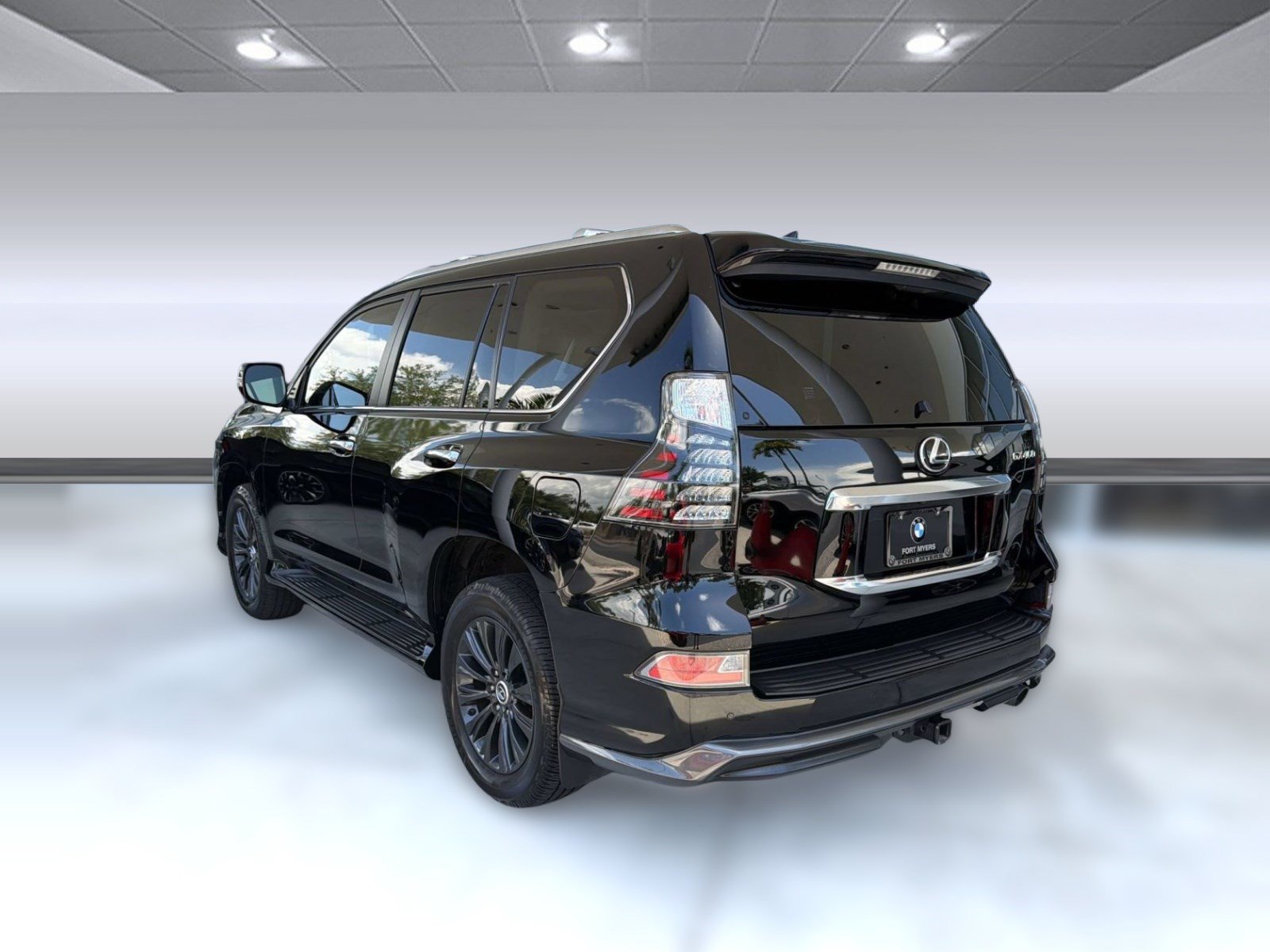 Used 2023 Lexus GX 460 Luxury w/ Sport Design Package AWD/4WD image 3