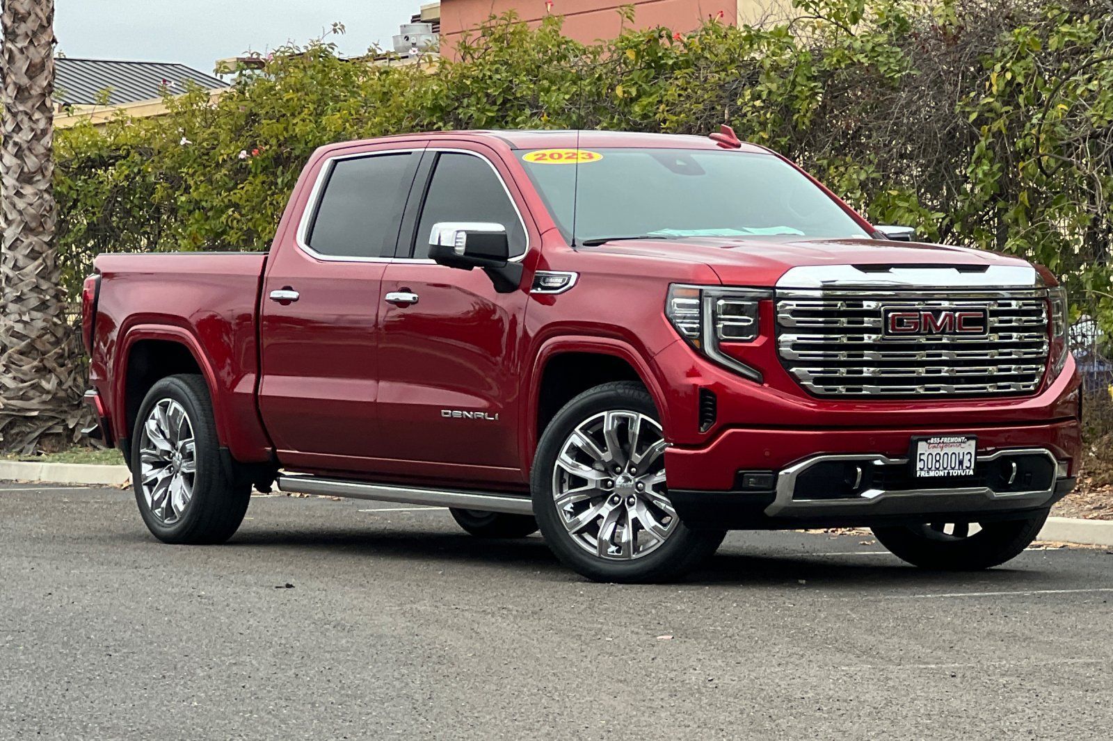 Used 2023 GMC Sierra 1500 Denali w/ Denali Reserve Package AWD/4WD image 2