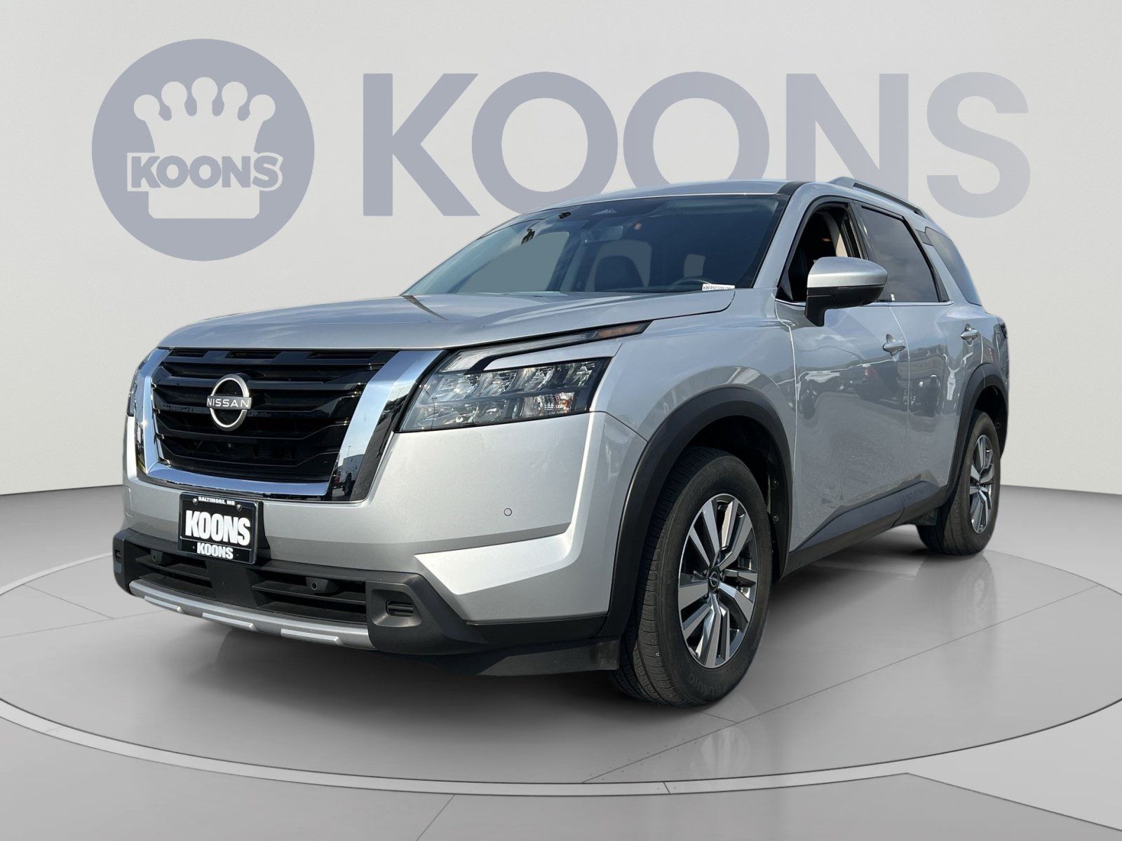 Used 2025 Nissan Pathfinder SL AWD/4WD image 1