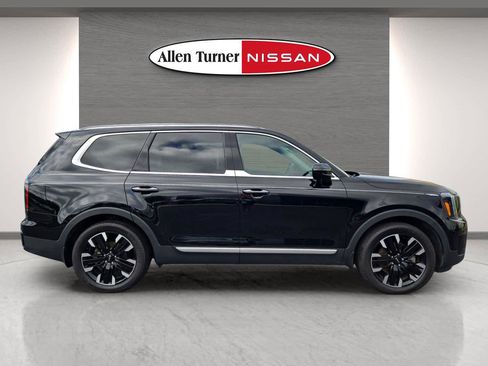 Used 2024 Kia Telluride SX w/ Towing Package image 9