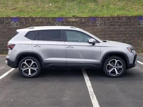 New 2025 Volkswagen Taos SEL image 2