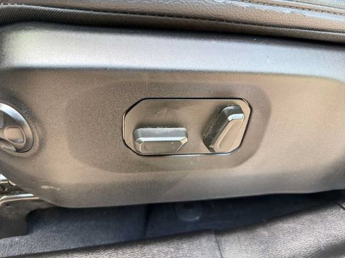 Used 2025 Jeep Gladiator Sport AWD/4WD image 18