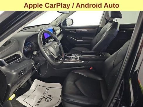 Used 2025 Toyota Highlander Platinum image 10