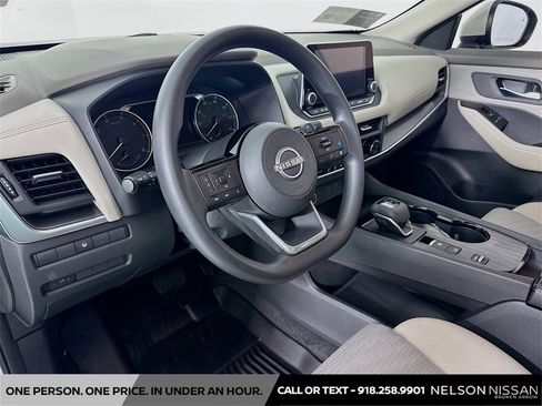 Certified 2023 Nissan Rogue SV image 9